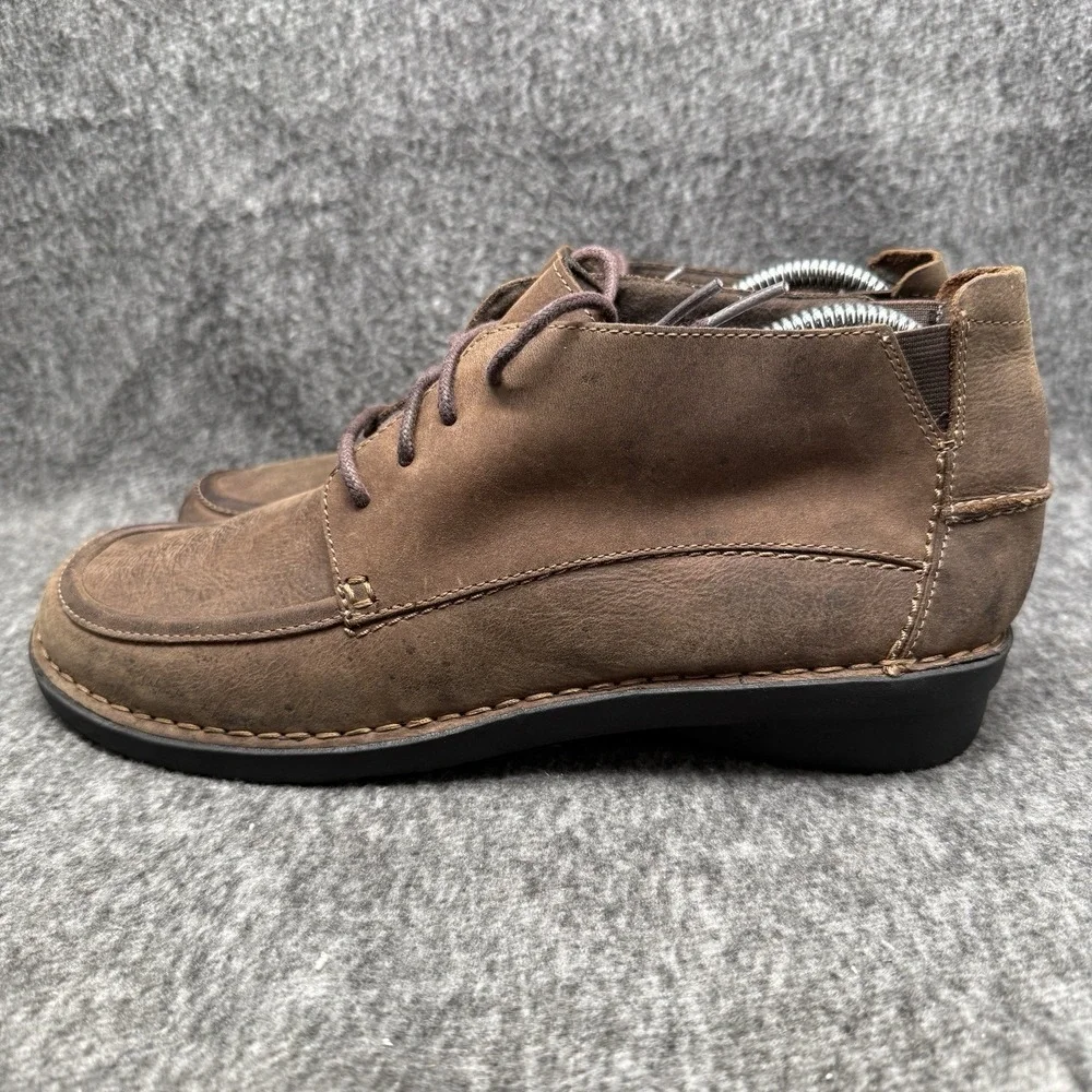 Clarks moc toe